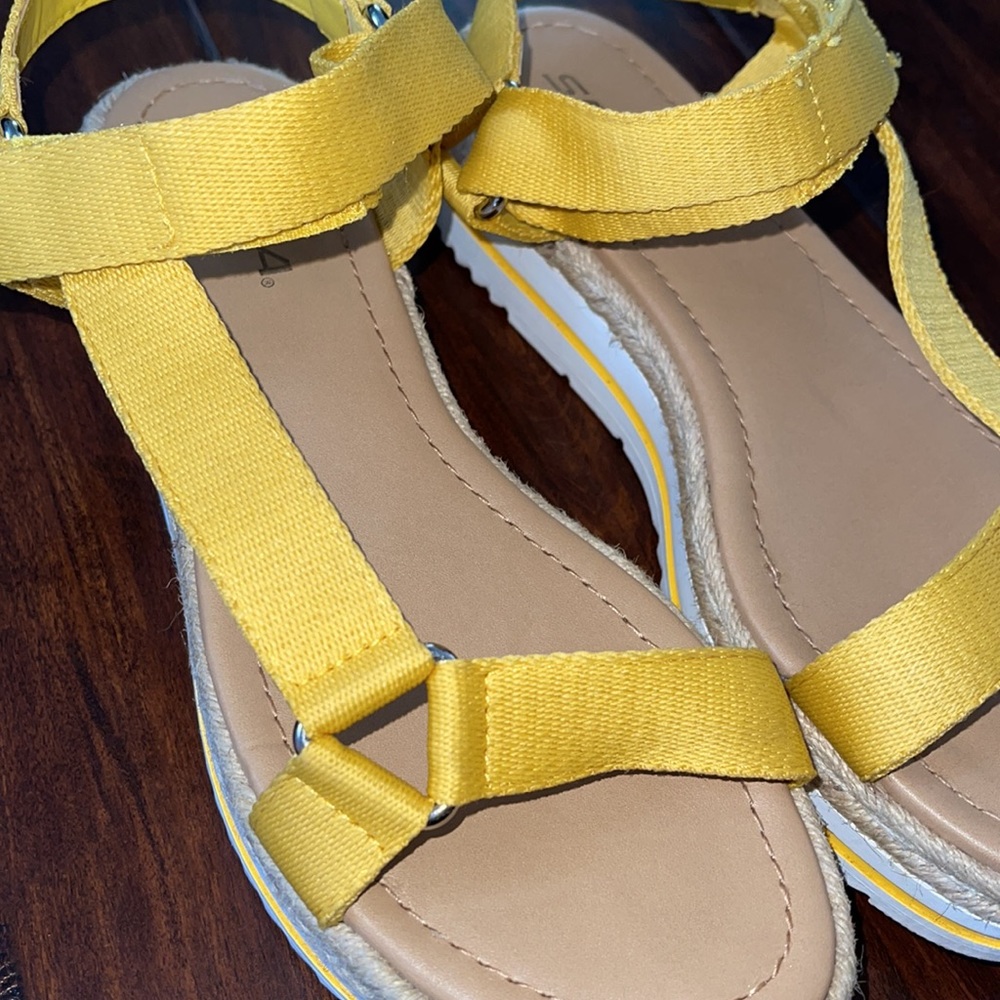 Womens Soda Platform Sandals - Picture 6 of 10